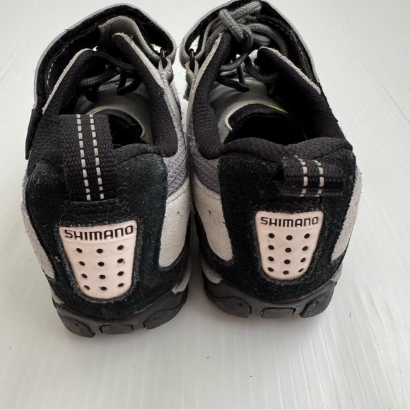 Shimano cycling shoes in Gray and Black - Picture 4 of 9